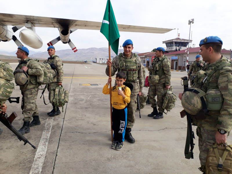 Komandolar Afrin'e böyle uğurlandı