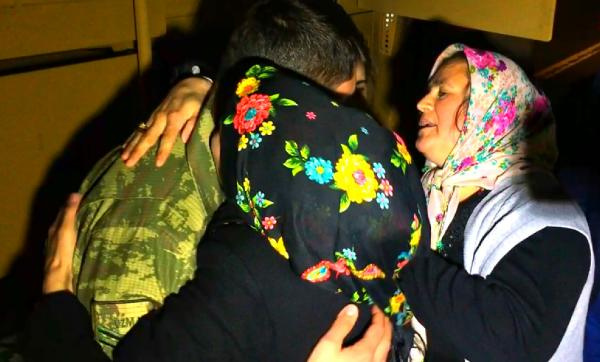Afrin'e giden askere duygulandıran sürpriz!