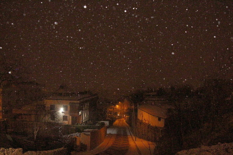 İstanbul'da kar sürprizi beyaz örtü kenti kapladı