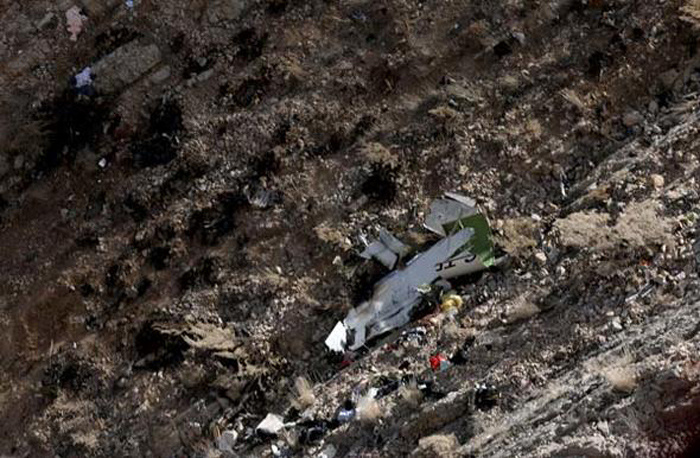 İşte İran'da düşen uçağın ilk görüntüleri