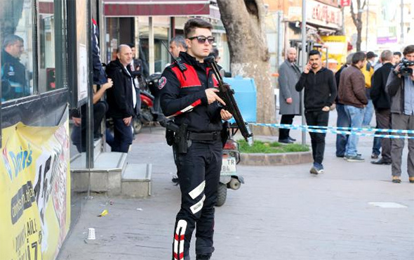Kasımpaşa'da dehşet dakikaları: Cenazede silahlı saldırı!