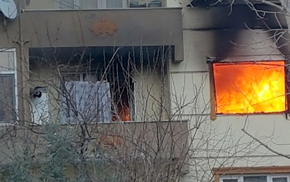 Ev sahibine kızdı evi ateşe verdi!