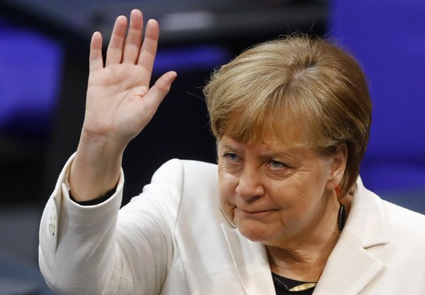 Angela Merkel'in 89 yaşındaki annesine bakın!