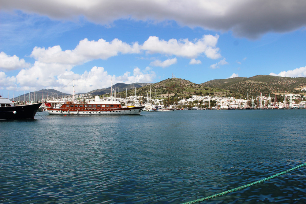 Yunanistan’ın alıkoyduğu milyon dolarlık Türk teknesi bırakıldı!