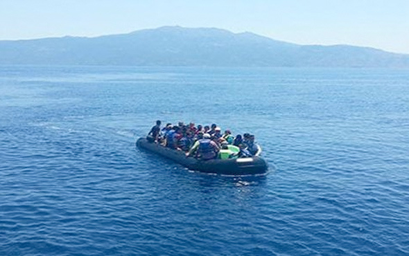 Ege'de kaçak göçmen taşıyan bot battı