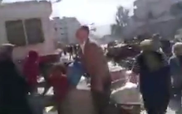Afrin'de YPG merkez binası yağmalanıyor!
