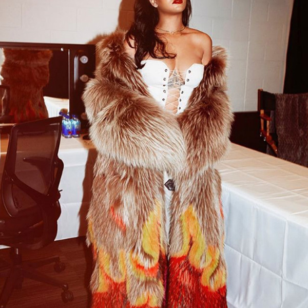 Rihanna tepki gösterdi Snapchat borsada tepetaklak oldu