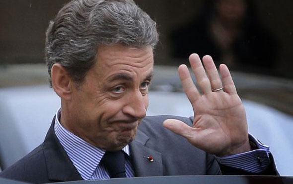 Sarkozy'nin 4 ülkeye gidişi yasaklandı!