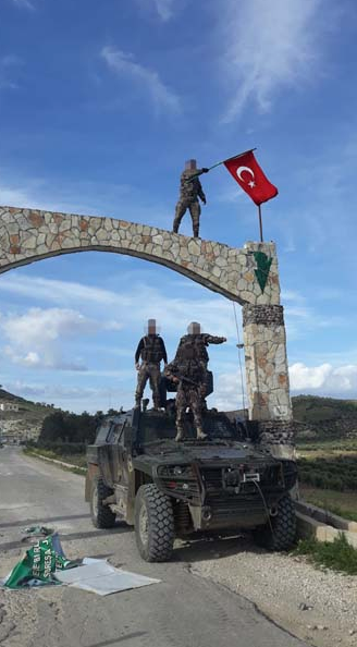 Afrin'de ahırda bulundu! Mehmetçik'in şaşıp kaldığı an