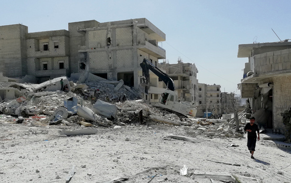 Afrin'de aile YPG'nin bomba tuzağının kurbanı oldu