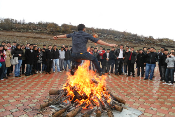 Nevruz 2018 ne zaman, nevruz nasıl kutlanır Newroz bayramı nedir