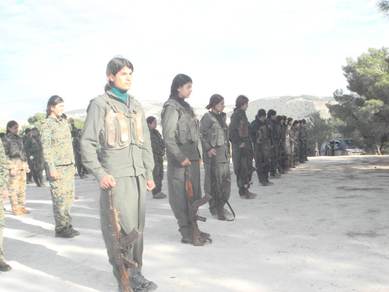 Afrin'de ele geçirilen hafıza kartından çıktı şok fotoğraflar 