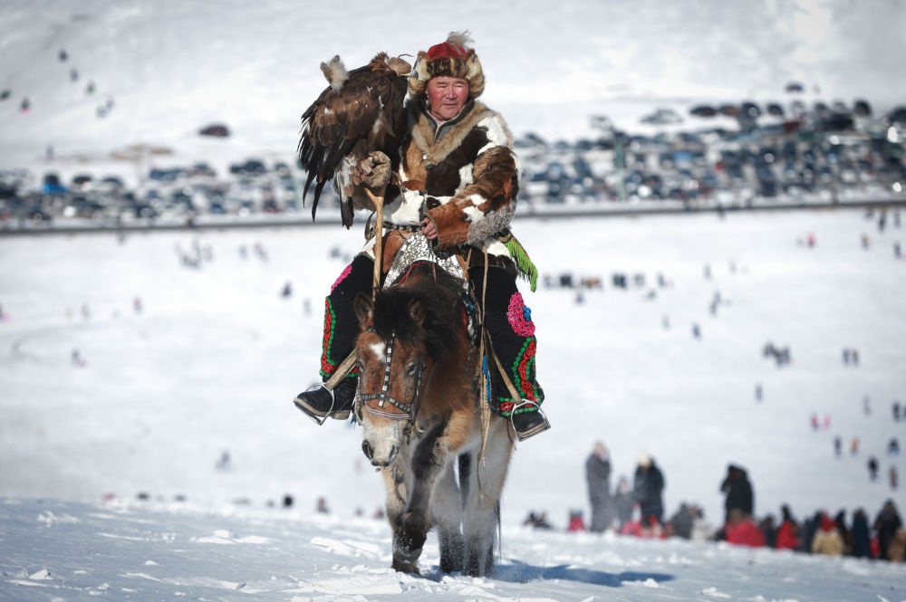 Moğolistan kartal festivalinden renkli görüntüler