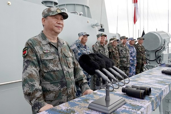 ABD uçak gemisinin gövde gösterisine Çin'den dev yanıt