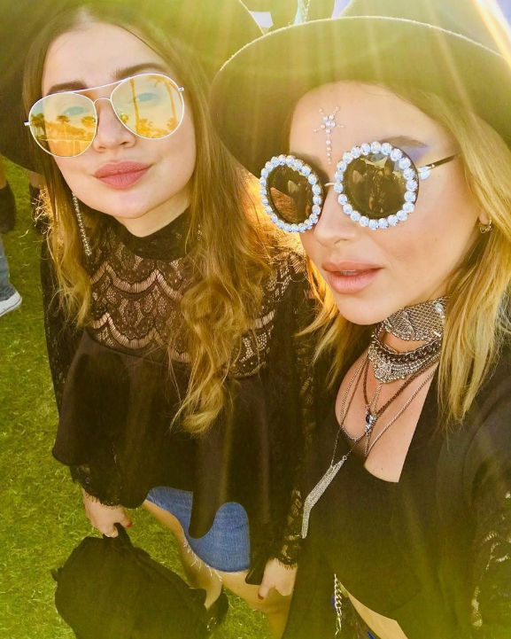 Hadise'den Coachella festivalinden renkli pozlar