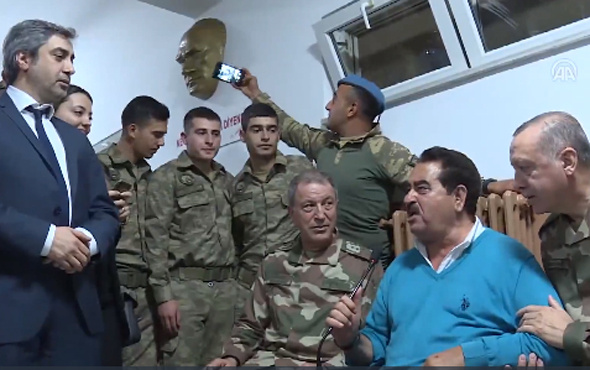 Hulusi Akar'dan selfie çeken askere uyarı