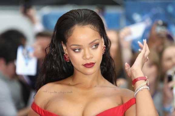 Rihanna'ya övgü: Nefes kesici bir güzelliği vardı