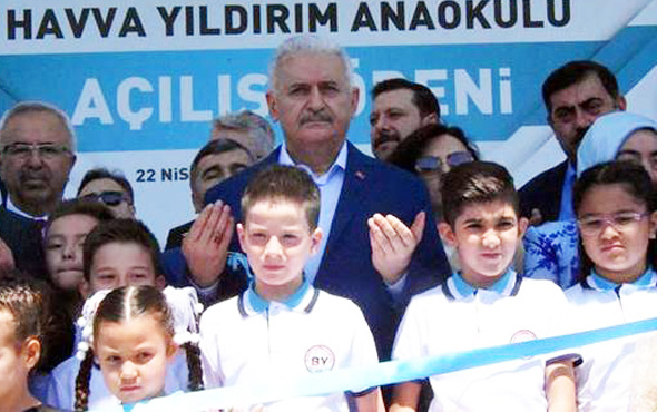 Başbakan'ı duygulandıran anlar! Annemin adını görünce...