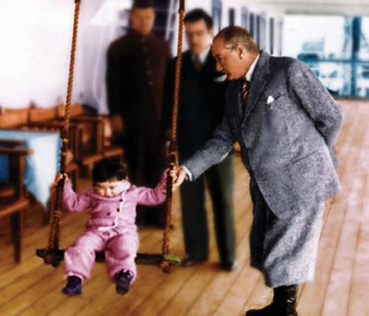 Atatürk'ün hiç görülmemiş fotoğraflarıyla 23 Nisan Çocuk Bayramı