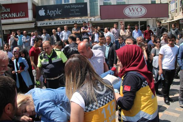 Otobüs durağında kanlar içinde yerde kaldı!