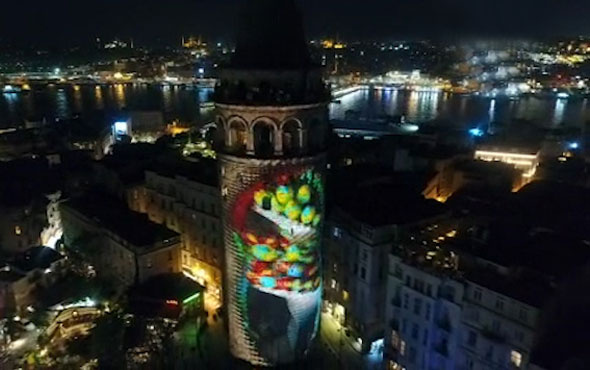 Galata Kulesi'ne yansıtılan görsel şov havadan görüntülendi