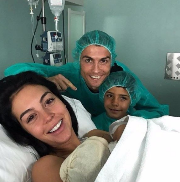 Ronaldo'dan sevgilisine büyük jest! 