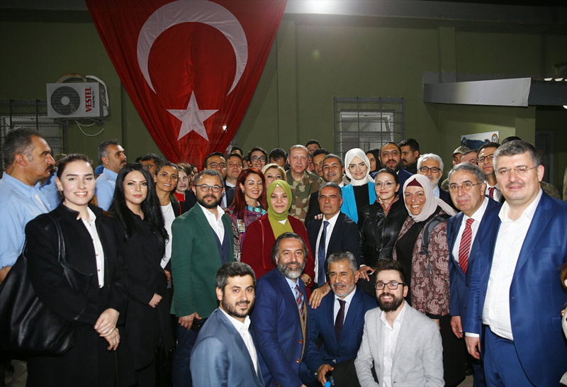 Afrin uçağına son anda binmekten vazgeçen 25 sanatçı!