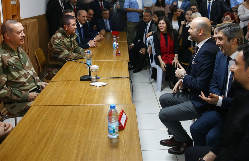 Afrin uçağına son anda binmekten vazgeçen 25 sanatçı!