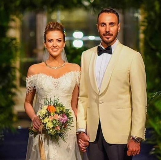 Spiker Simge Fıstıkoğlu Emir Tavukçuoğlu'yla evlendi