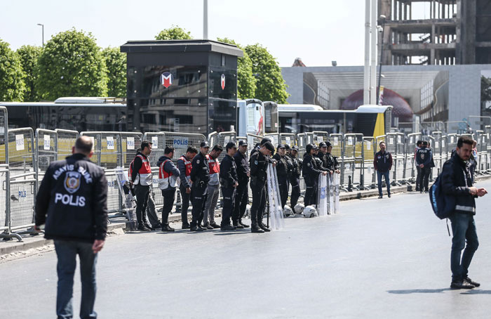 Taksim'de neler oldu? İşte kare kare birbirinden ilginç o anlar