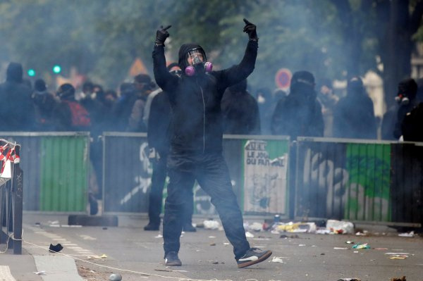 Fransa sokakları karıştı: 1 Mayıs'ta büyük olaylar!