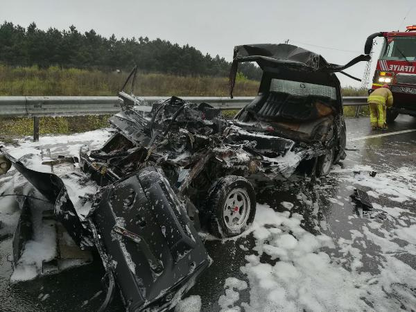 Bunun adı mucize! TIR'ın altına girdi geriye sadece bagaj kaldı