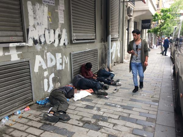 İstanbul'un göbeğinde ibretlik görüntü! Görenler kahroluyor