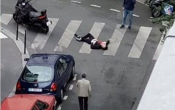 Paris'te bıçaklı saldırı dehşeti! Saldırgan kim çıktı? son durum ne?