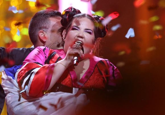 Eurovision 2018'in bu yıl kazananı İsrail sahnede olay çıktı