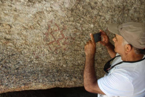 Latmos'ta yeni kaya resimleri bulundu