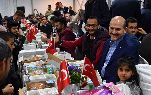 Bakan Soylu ilk iftar için Van'a gitti