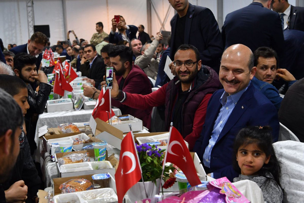 Bakan Soylu ilk iftar için Van'a gitti