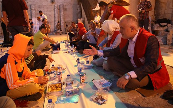 Türk Kızılayı'ndan Doğu Kudüs'te iftar