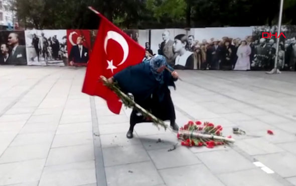 Atatürk anıtındaki HDP çelengini parçaladı, CHP çelengini devirdi!