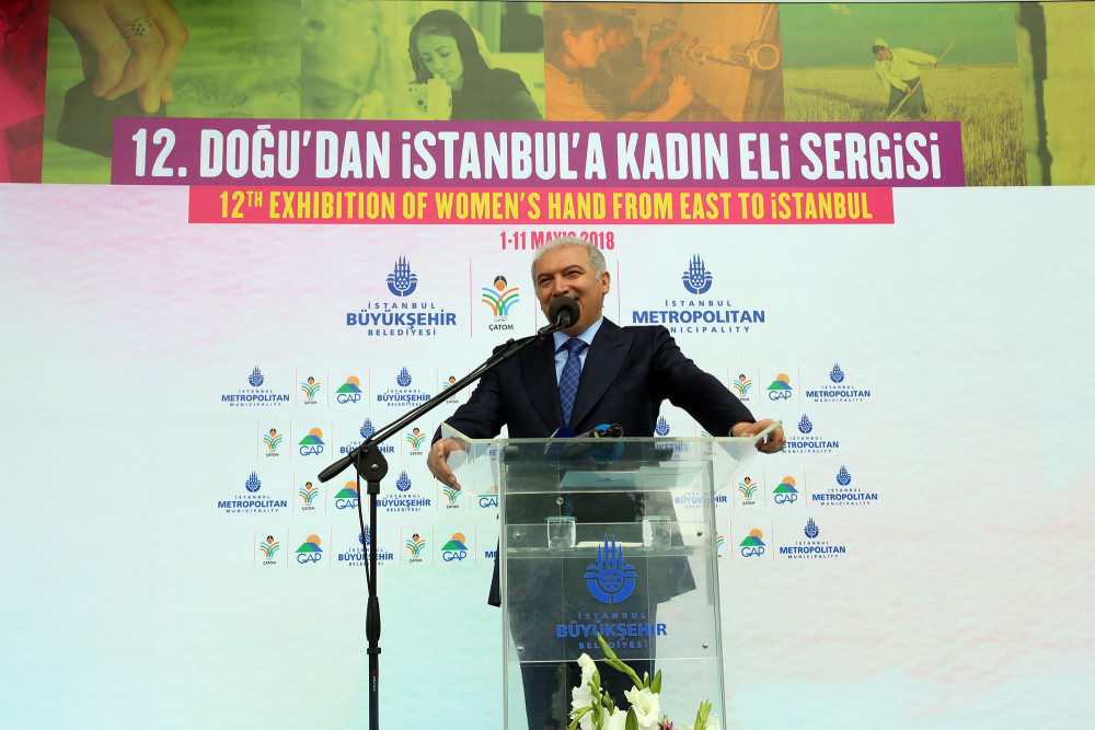 Başkan Uysal 'Doğudan İstanbul'a Kadın Eli Sergisi'nin açılışını yaptı
