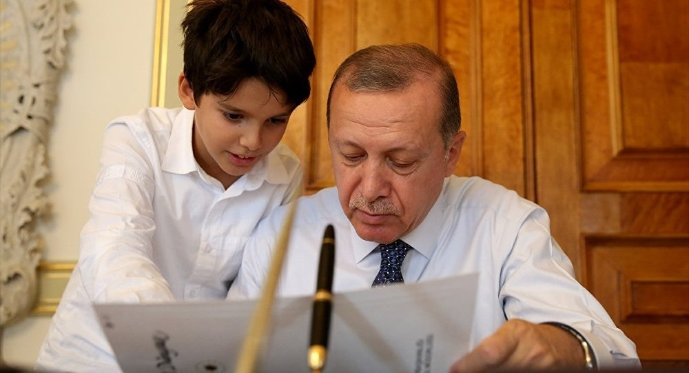 Erdoğan'ın torunu ilk kez görüntülendi! Kaç torunu var?..