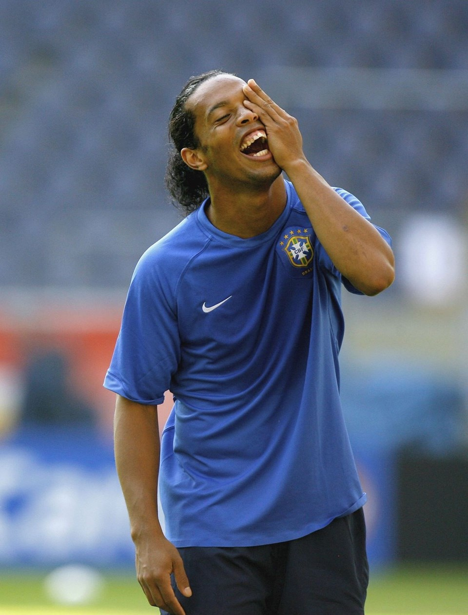 Ronaldinho aynı anda iki kadınla birden evlenecek iddiası