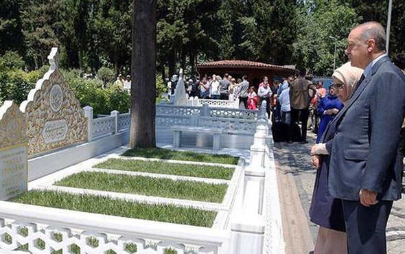 Erdoğan, anne ve babasının mezarlarını ziyaret etti