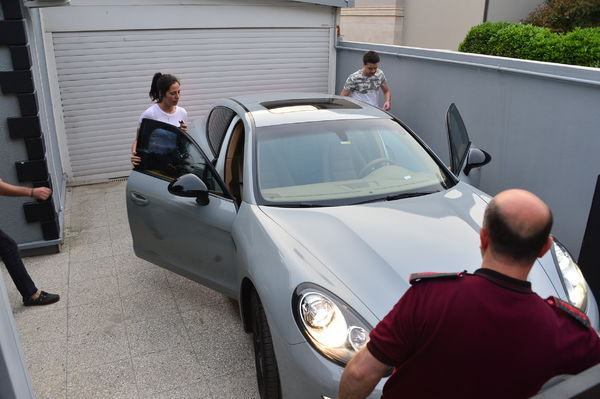 Zehra Çilingiroğlu sevgilisini ziyaret etti arabasını yanlış park edince...