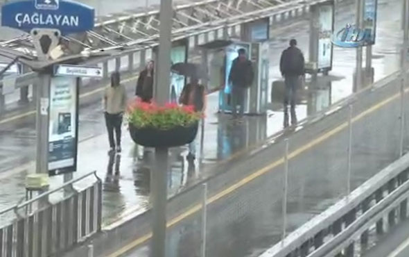 İstanbul sağanak yağışa teslim oldu!