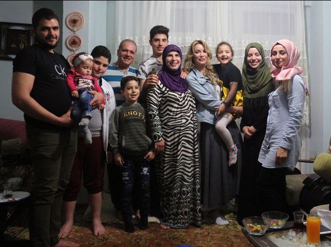 Gamze Özçelik'in rotası Suriyeli bu aile iftar yaptıktan sonra...