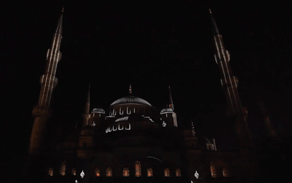 Sultanahmet Camii'nde muhteşem video mapping gösterisi!