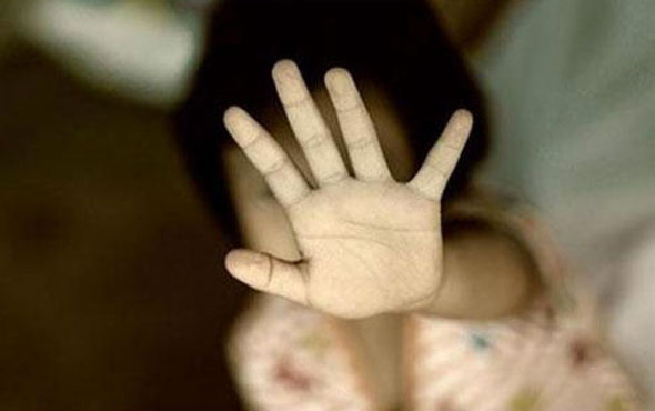 Korkunç olay! 2.5 yaşındaki kıza cinsel istismar doktor farketti
