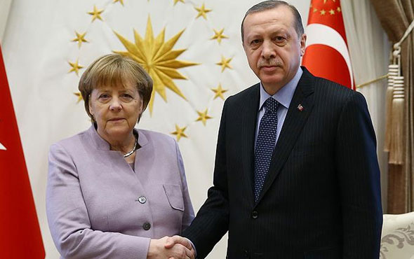 Merkel'den Erdoğan'a Almanya daveti!
